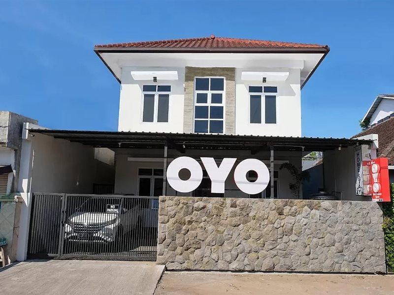Oyo 995 アリスズ ホームステイ シャリアー Jembel エクステリア 写真