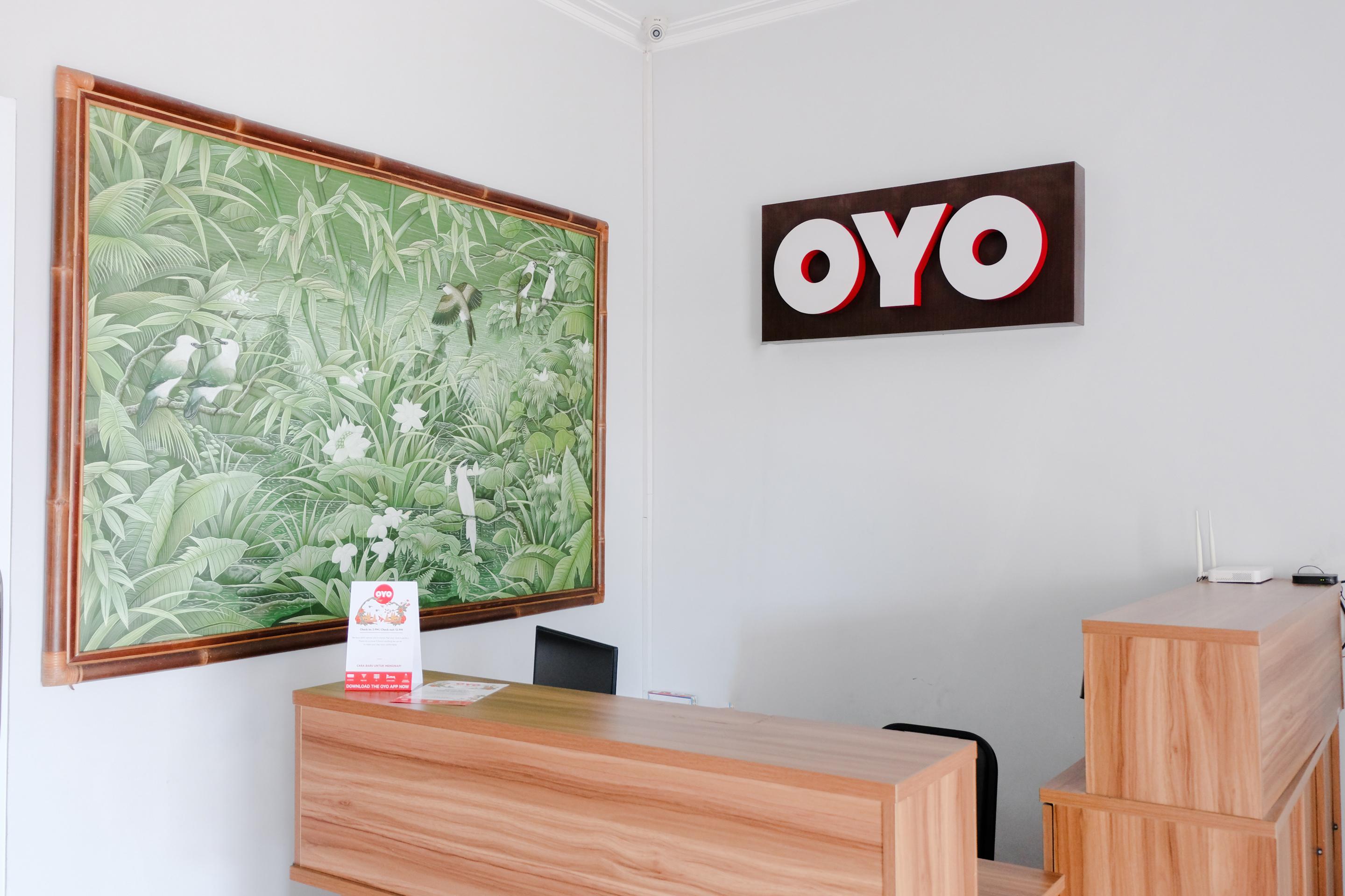 Oyo 995 アリスズ ホームステイ シャリアー Jembel エクステリア 写真